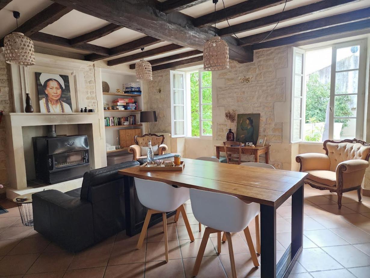 Gite Le Bonheur Hiersac Exterior photo